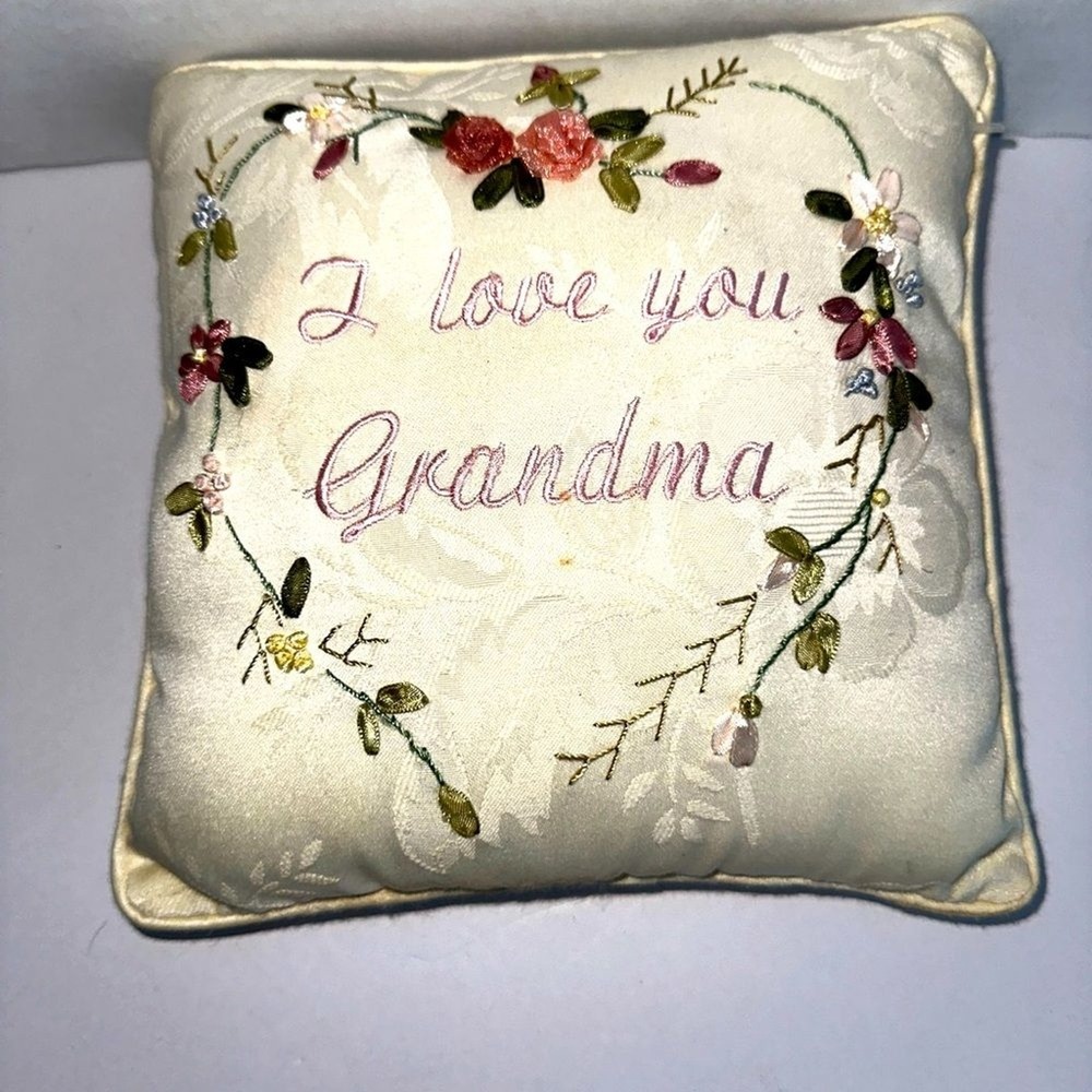 I‎ Love You Grandma Heart Floral Embroidered Throw Pillow Cream Satin